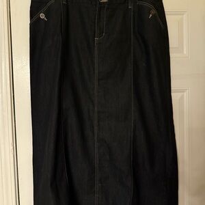 Classic Black Denim Jean Skirt, 4 Pocket, Back Slit, A-line, Size 16W